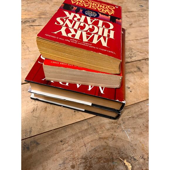 Mary Higgins Clark Book Lot of 4, Hardcover, PB, Anastasia, Remember, Stories - Picture 3 of 5